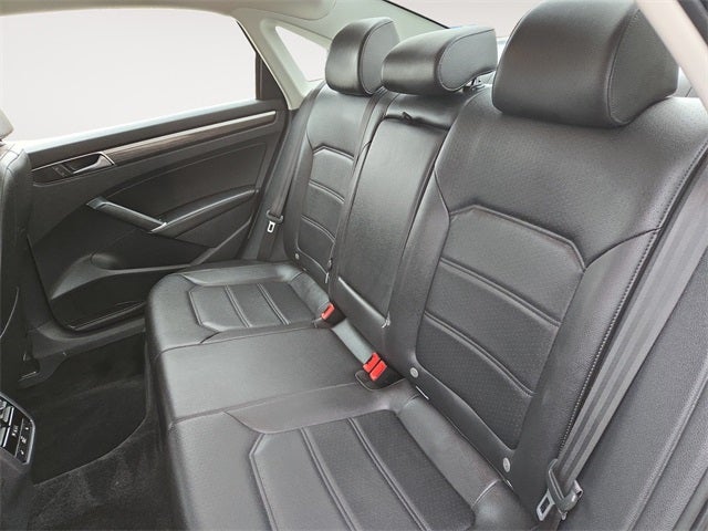 2017 Volkswagen Passat 1.8T SE w/Technology