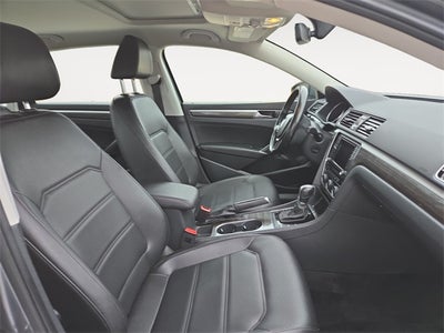 2017 Volkswagen Passat 1.8T SE w/Technology