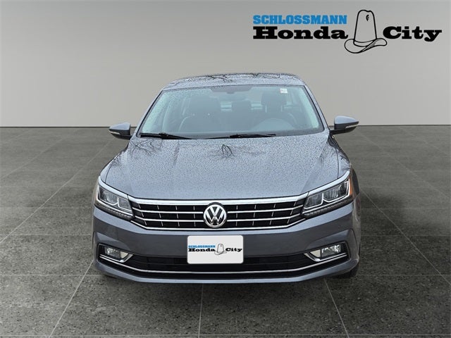 2017 Volkswagen Passat 1.8T SE w/Technology