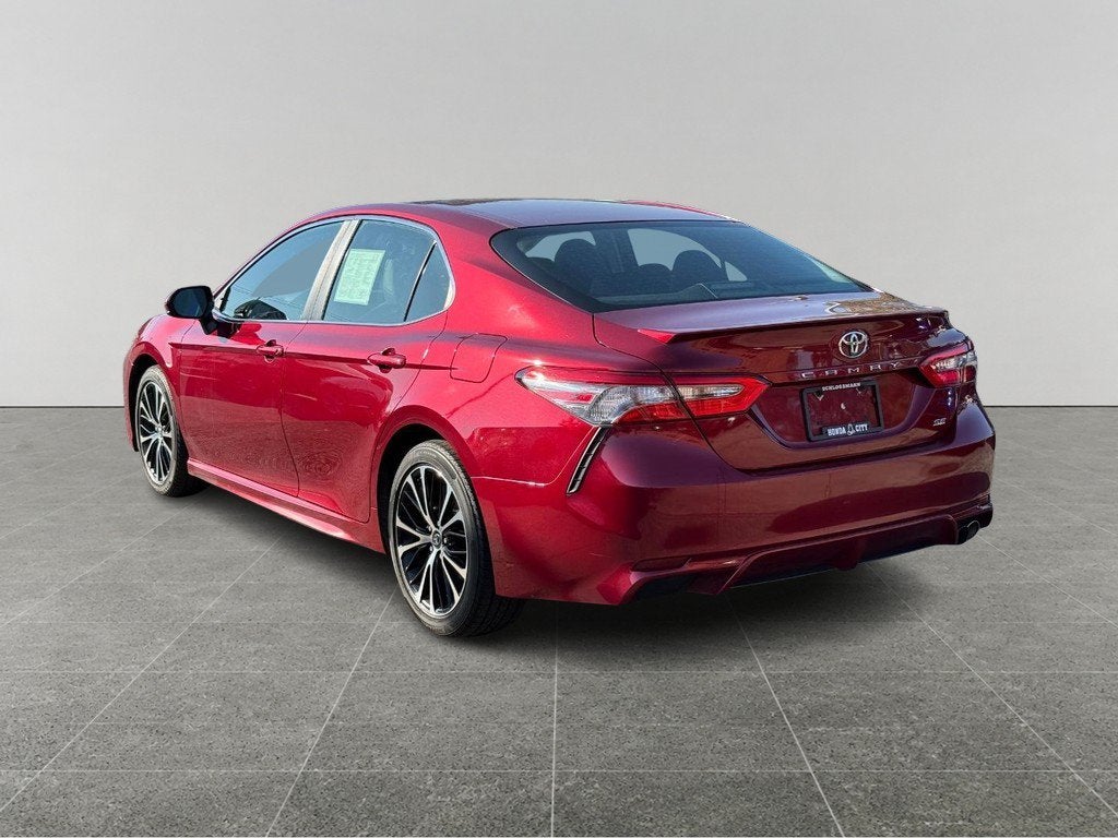 2018 Toyota Camry SE