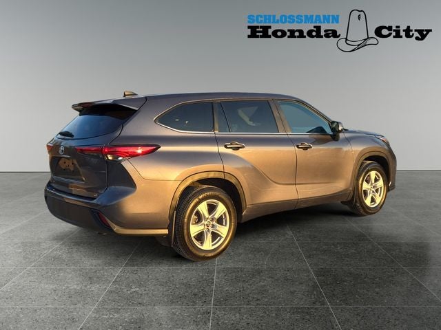 2023 Toyota Highlander LE