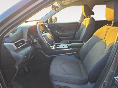2023 Toyota Highlander LE