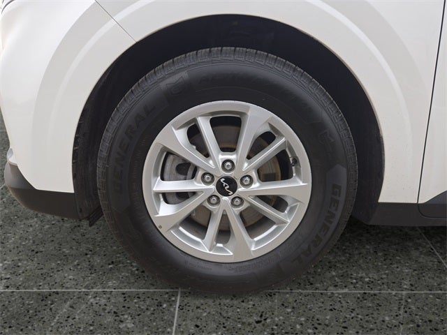 2023 Kia Carnival LX