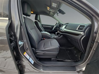 2017 Toyota Highlander Base