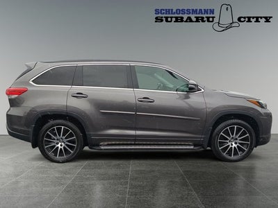 2017 Toyota Highlander SE