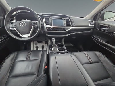 2017 Toyota Highlander SE
