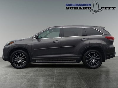 2017 Toyota Highlander SE