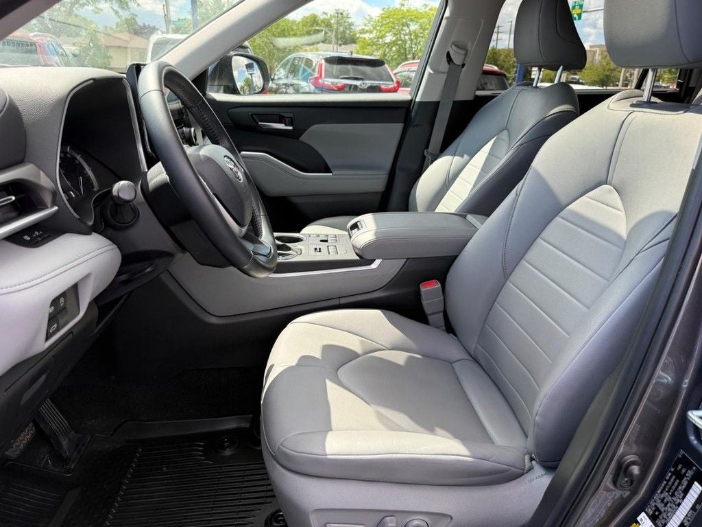 2024 Toyota Highlander XLE