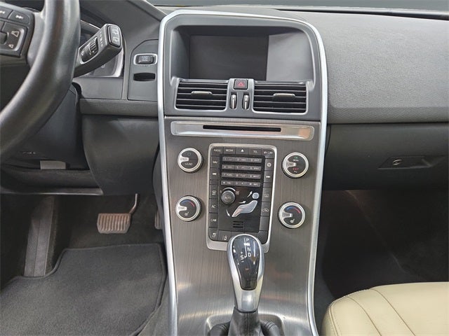 2016 Volvo XC60 T6 Platinum