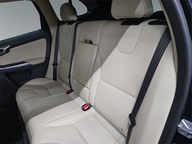 2016 Volvo XC60 T6 Platinum