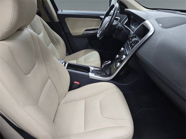 2016 Volvo XC60 T6 Platinum