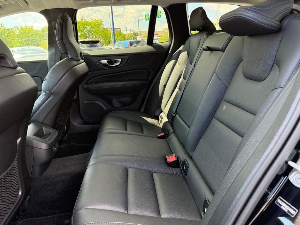 2025 Volvo V60 Cross Country B5 Plus
