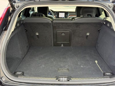 2025 Volvo V60 Cross Country B5 Plus